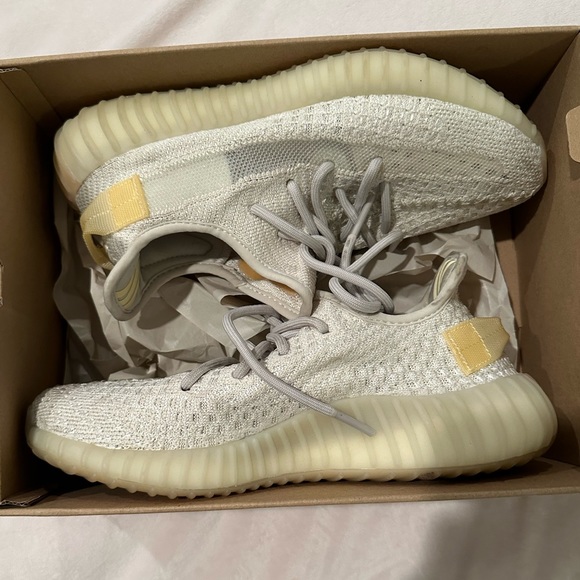 YEEZY BOOST 350 V2 size light